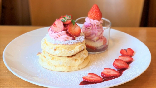 cafe cakra（カフェ チャクラ）季節限定『苺パンケーキ』姫路市