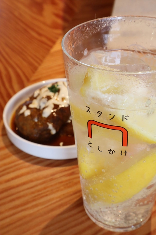 神戸トアロードにカフェ＆立ち飲み『スタンド こしかけ』オープン　神戸市中央区 [画像]