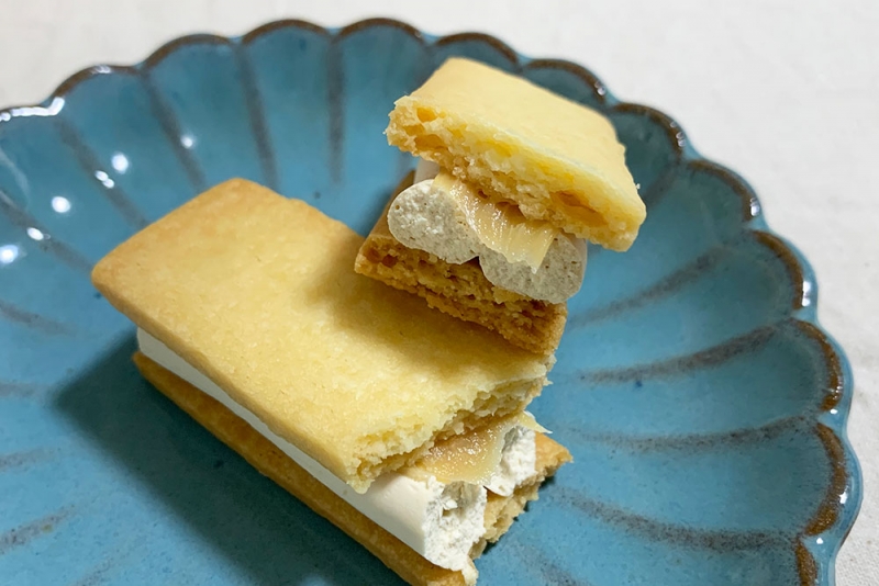 中には北海道産バターとチョコを合わせたクリームとミルクジャム