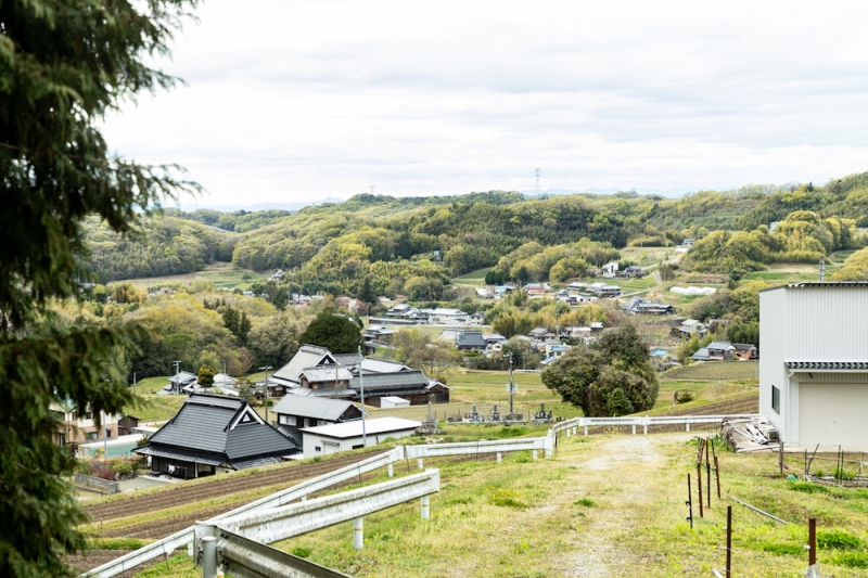 田んぼや畑、丹生山系に囲まれた古民家「ケハレ」