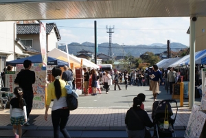 開催の様子（写真提供：宵田商店街振興組合）