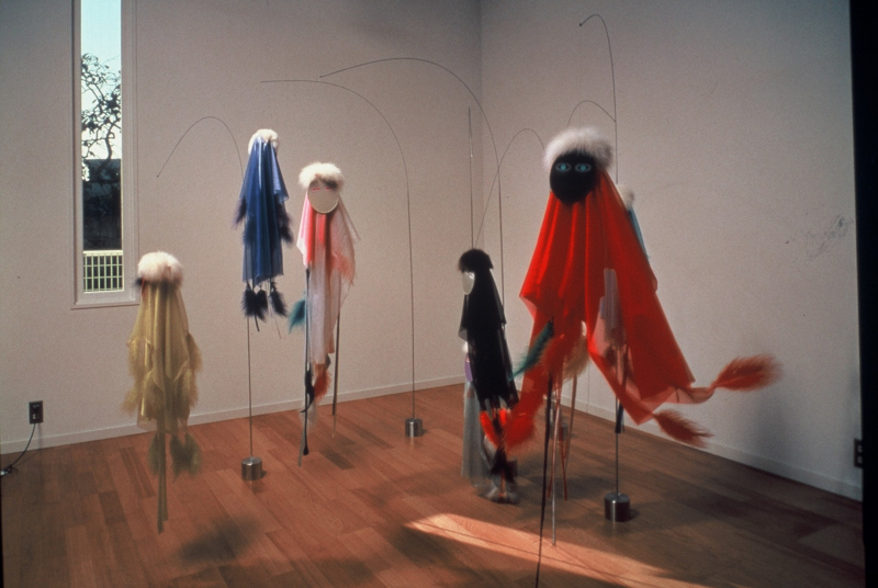 中辻悦子さんの作品「フローティング」1982年～2021年制作