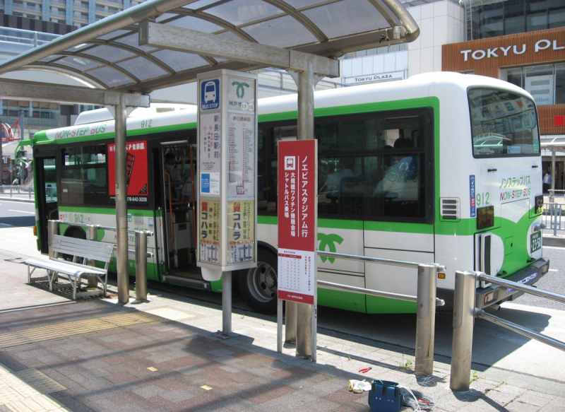 この日は新長田駅から乗車！駅を出てすぐのところにバス停があります