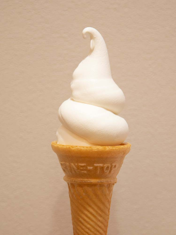 牛乳屋さんのソフトクリーム　250円（税込）