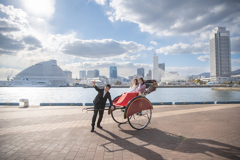 神戸の街にマッチした人力車「リムジンリキシャ」誕生　神戸市中央区 [画像]