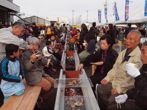 今が旬の牡蠣を堪能　牡蠣汁や焼き牡蠣の無料配布も　姫路市