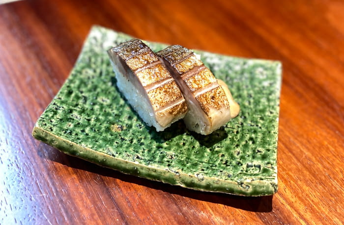 青森の天然鯖を使った「鯖棒寿司」770円（税込）仕込みに2日と手間暇かけたこだわりの一品です
