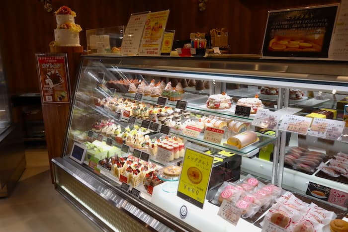 BIRTHDAY（バースディ）のカブトムシケーキを食べてみた　姫路市 [画像]