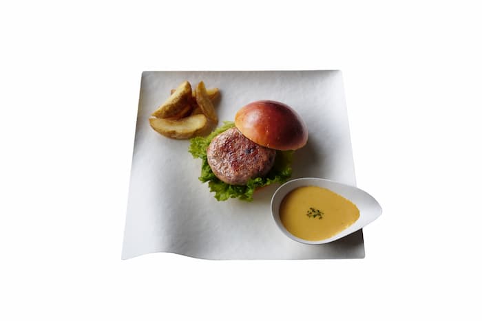 BugMo Burger「こおろぎバーガー」販売　JR三ノ宮駅前　 [画像]