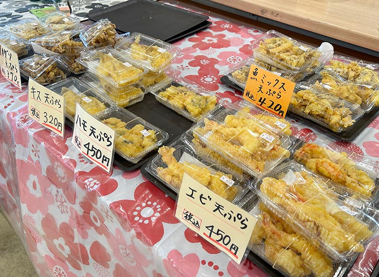 お惣菜の天ぷらなども売っています！