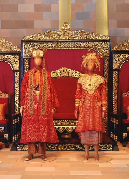 ≪インドネシア パレンバンの婚礼衣装≫20世紀