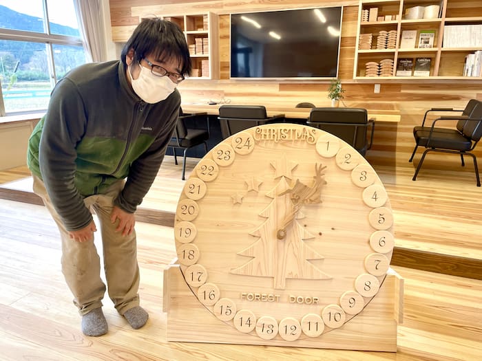 ⽊のおもちゃミュージアム「monoile Wood Toy Museum」の作家・吉⽵宏泰さん制作のアドベントカレンダー