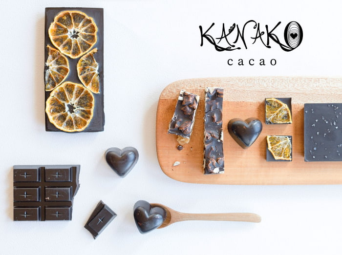 「Kanako cacao」のシンプルなカカオの風味に和歌山県産みかんのドライフルーツやハワイの塩と共に味わえるチョコレートタブレットなどが揃います
「Kanako Tablet MIKAN」1,650円（税込）
「Kanako Tablet Salt」1,540円（税込）