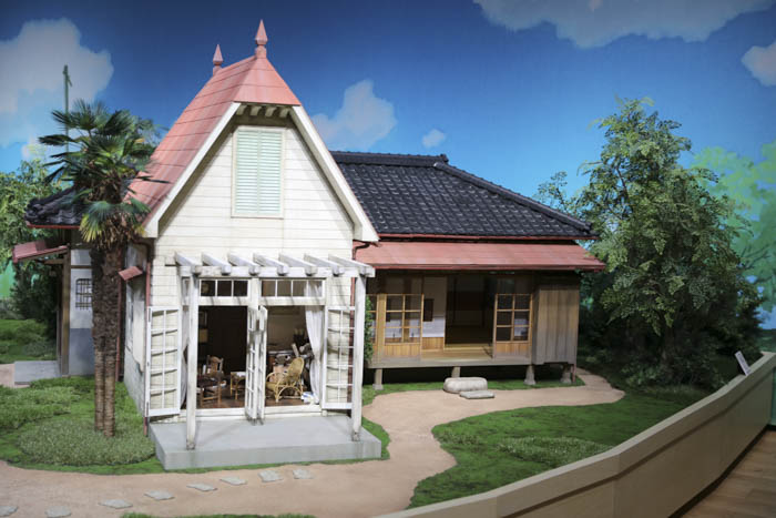 サツキとメイの家 1/5スケール模型 © Studio Ghibli