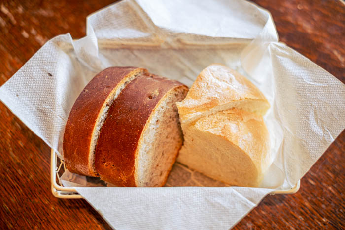 パンは無料で1個追加することができます