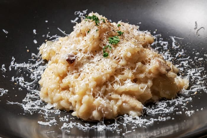 【KOBE ITALIAN &amp; WINE CREDO】神戸産米のポークチーズリゾットのレシピ公開中