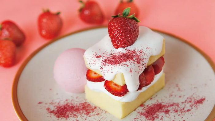 「とろけるクリームと苺の生ショートケーキ」980円