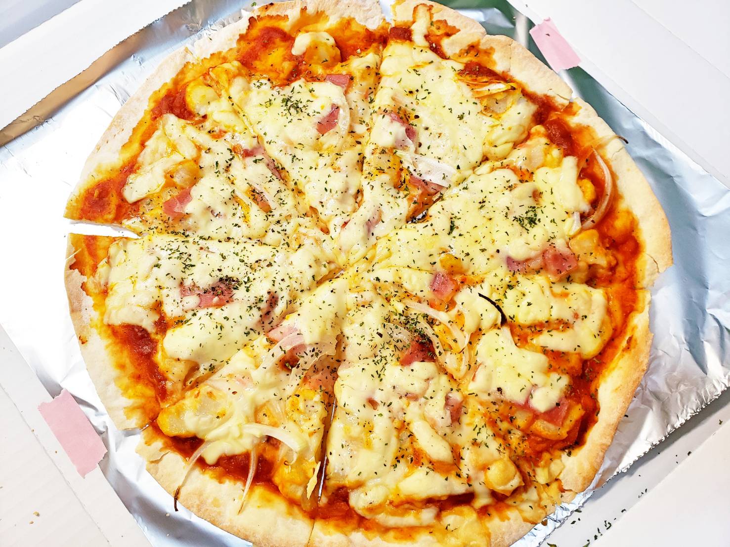 「ポテトとベーコンのピザ」1,350円（税込）