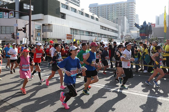 過去の大会の様子／画像提供：神戸マラソン実行委員会事務局