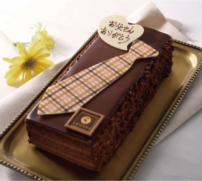 「父の日 ベルギーショコラケーキ」長さ約16cm 1,728円（税込）
