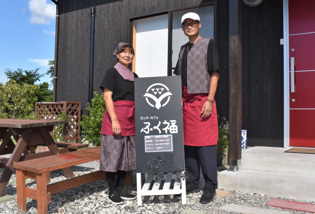 緑深い山のカフェで滋養たっぷりの花ちらし御膳を 淡路島の発酵食品に
