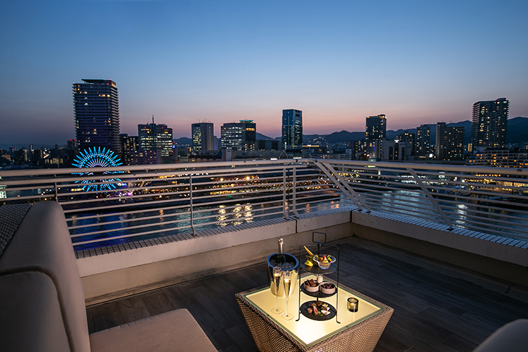 神戸メリケンパークオリエンタルホテル「VIEW BAR」でテラス席確約プラン『Roof Top Air』 [画像]