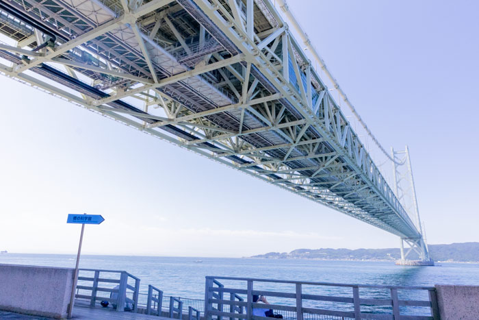 『舞子海上プロムナード』から明石海峡大橋を丸裸に　神戸市垂水区 [画像]