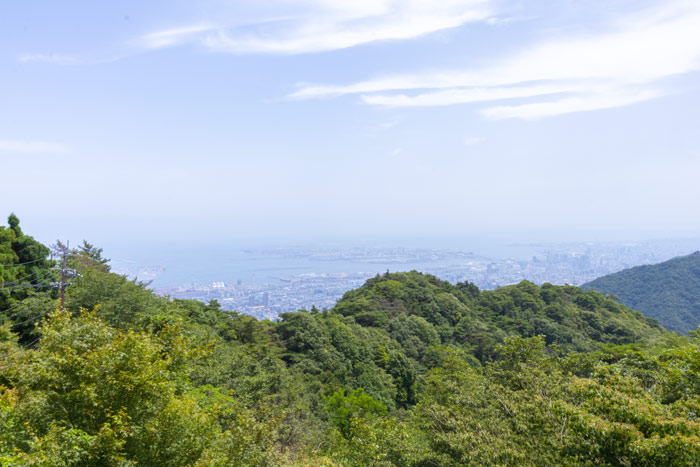 上から見られる景色はまさに絶景。神戸を一望できますよ