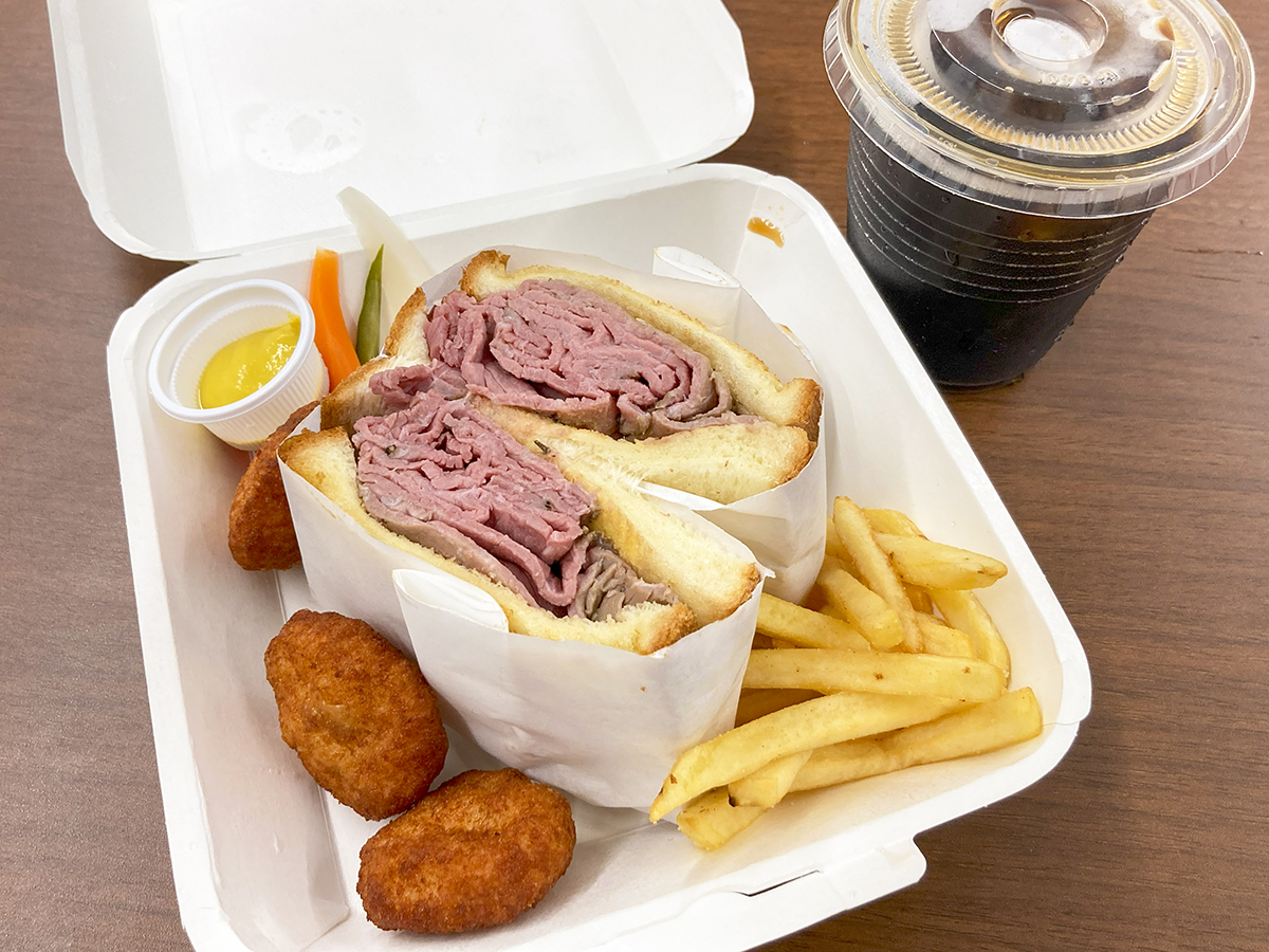 「Juicy Meat Sandバリューセット」スモールサイズのサンドイッチ+フライドポテト+チキンナゲット+ドリンク　1,440円（税込）