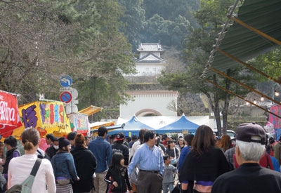 城下町に春の到来を告げる 「出石初午大祭」 [画像]