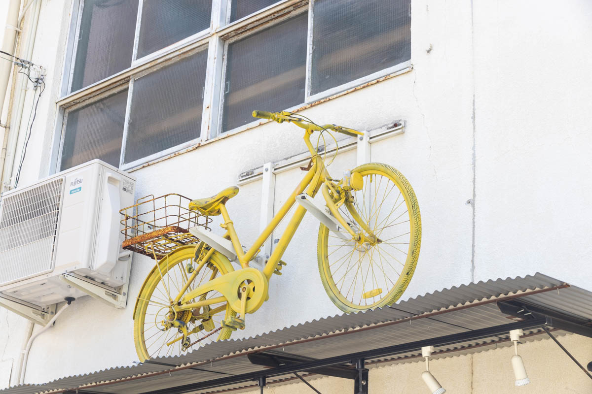 可愛い黄色の自転車が目印です！
