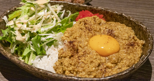 元町のごはんとお酒『ひとひら』で隠れ人気の「キーマカレー」を食べてきました　神戸市