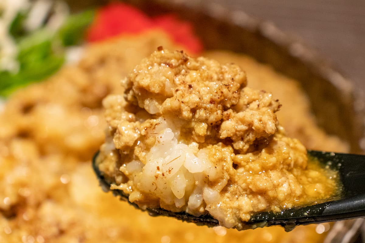 ご飯は兵庫県コシヒカリを使用。にんにくの匂いが気にならないので、仕事の合間でも安心です