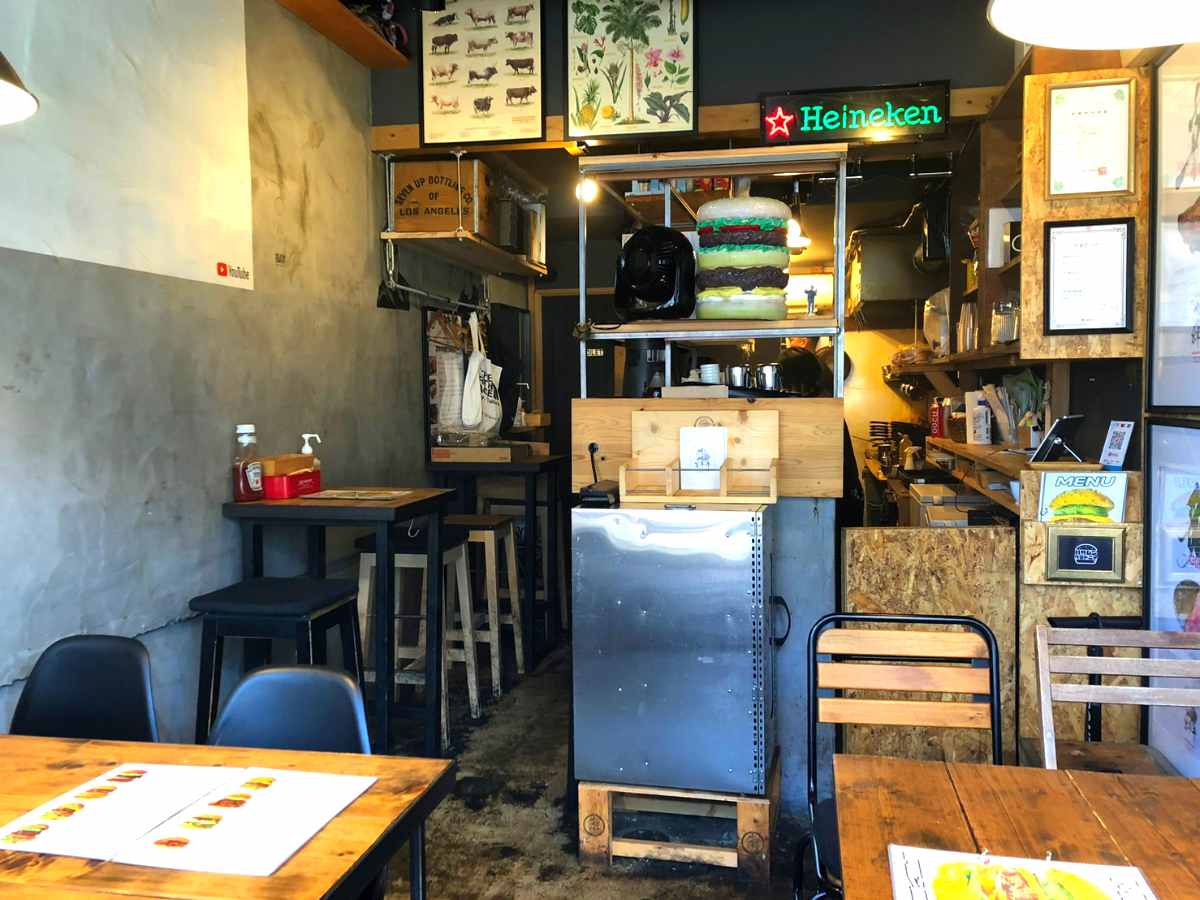 六甲道にある『ハサムンクロドニー』で知る人ぞ知るチーズバーガーをいただきました　神戸市 [画像]