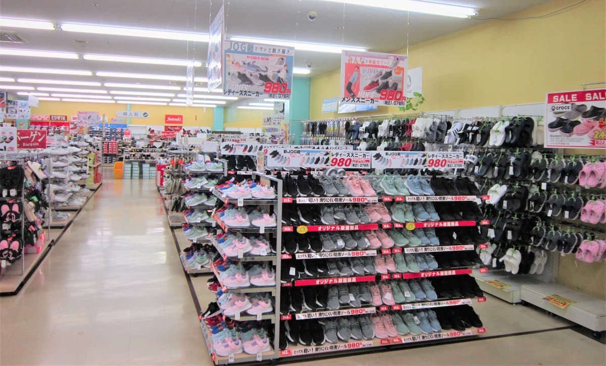 『靴のヒラキ 姫路店』が「靴とお菓子の店」としてリニューアルオープン　姫路市 [画像]