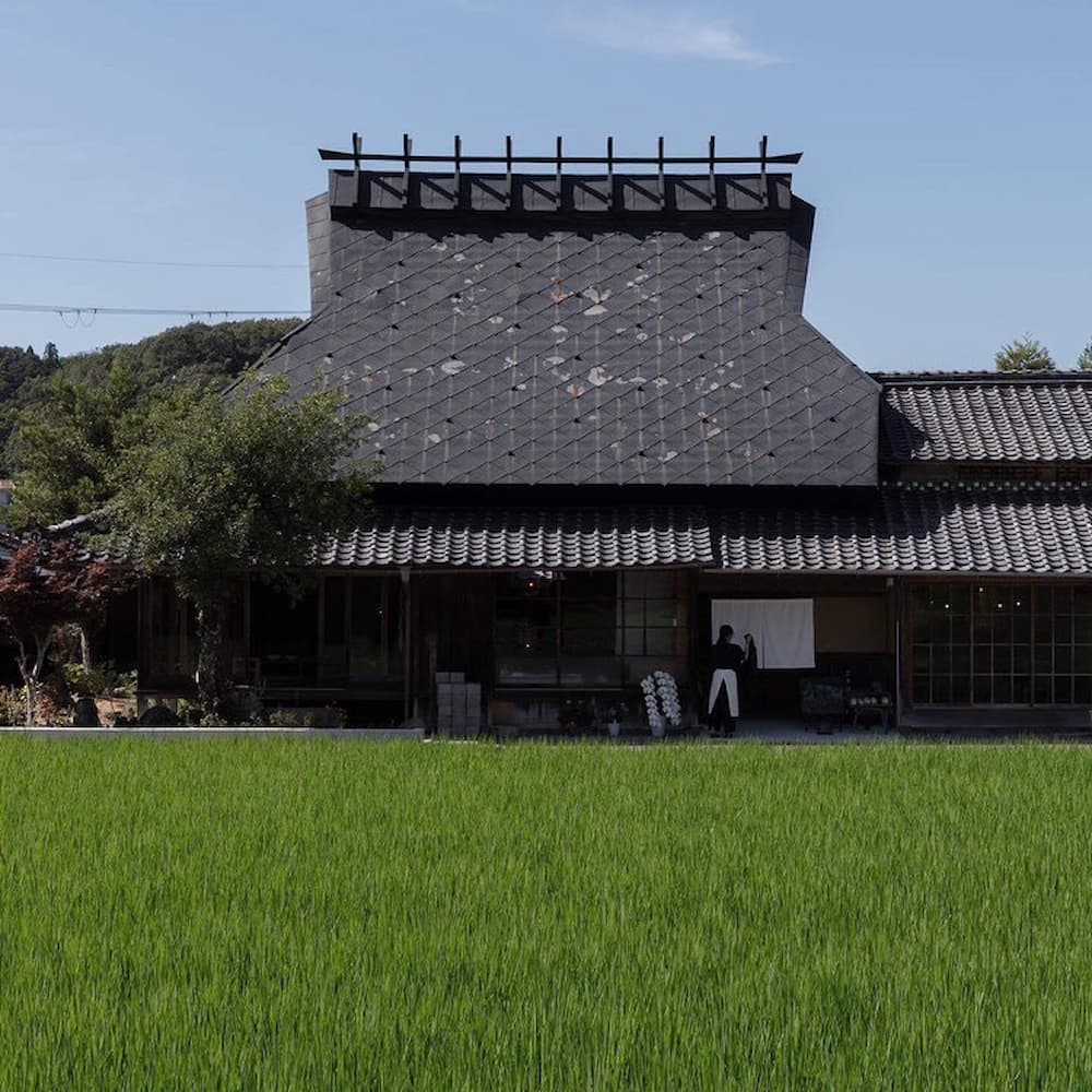 外観は、昔の日本家屋そのもので、懐かしくホッとする雰囲気