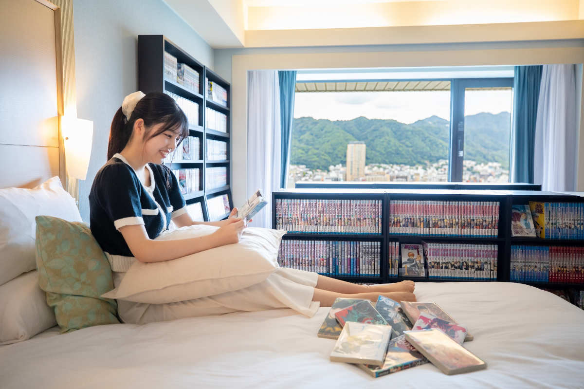 ホテルオークラ神戸に3千冊の漫画本を設置した「MANGA ROOM」登場　神戸市 [画像]