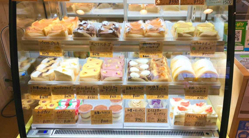 春日野道商店街にある『チーズケーキと豆腐スイーツの店 おめざや』でケーキをテイクアウトしました　神戸市