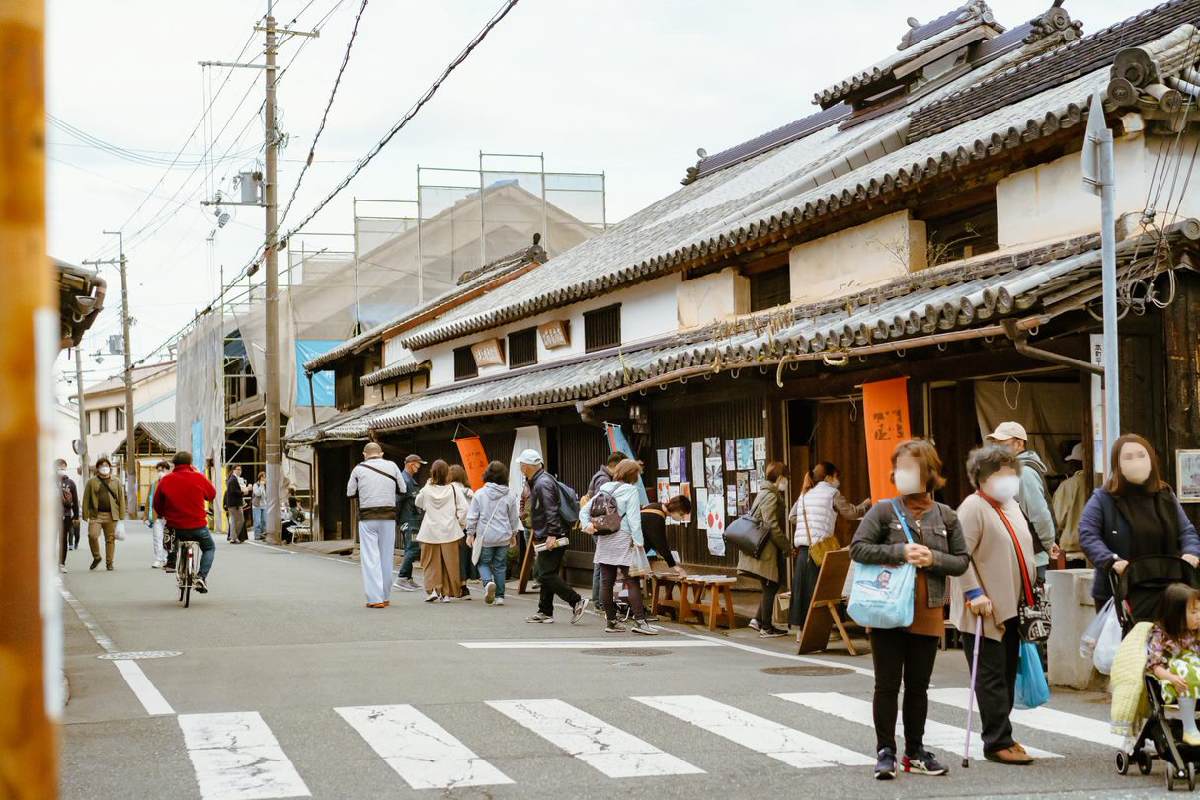 菊屋前の古い町並み