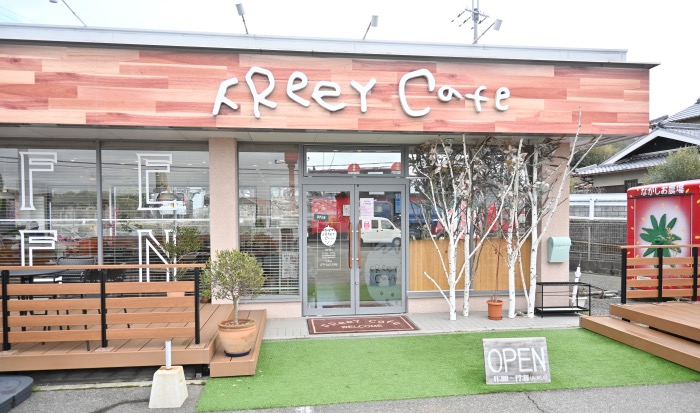 川除にある『FReeY Café（フリーカフェ）』で心ゆくまでいちごを堪能　三田市 [画像]