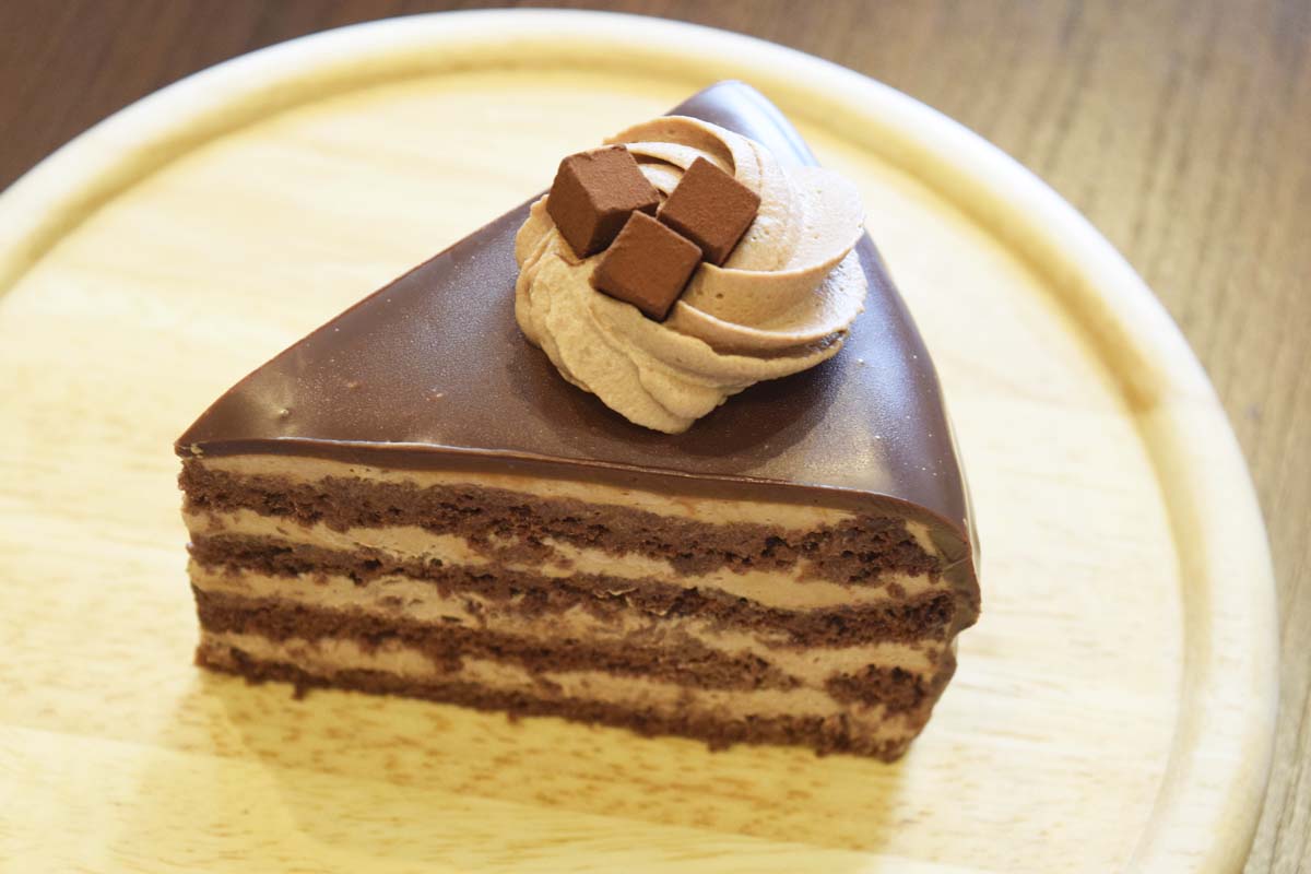 「チョコレートケーキ」495円（税込）