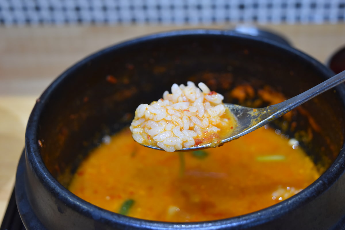 保温性の高いトッペギ鍋 底の方のスープもしっかり熱い