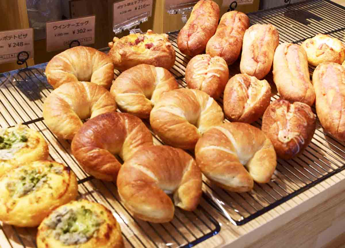 土山駅近くにオープンした『3Bake（スリーベイク）』でこだわりのパンをいただきました　明石市 [画像]