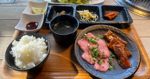 『焼肉ダイニング 神戸カグラ』で人気のユッケと焼肉ランチをいただきました　神戸市