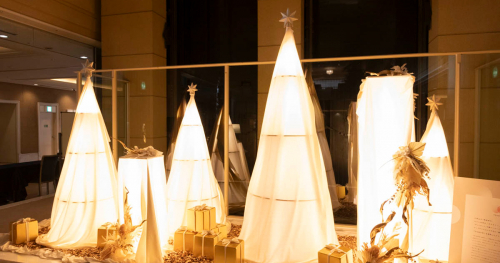 神戸メリケンパークオリエンタルホテルに「サステナブルなクリスマスツリー」が誕生