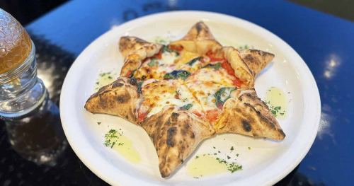 伊丹駅すぐの『Pasta & Pizzeria Creo（クレオ）』で話題の星のピザを食べてきました　伊丹市