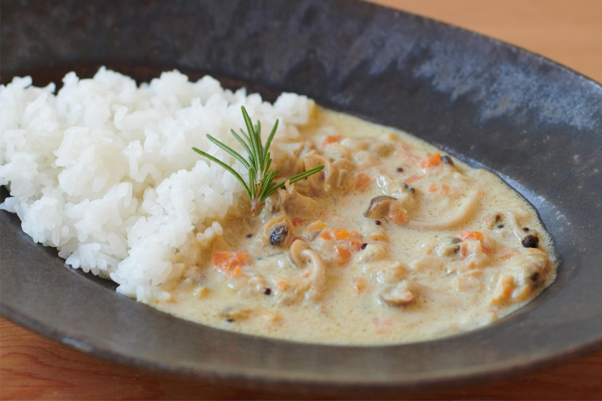 「あさりのホワイトカリー」200g／辛さ１ 880円（税込）