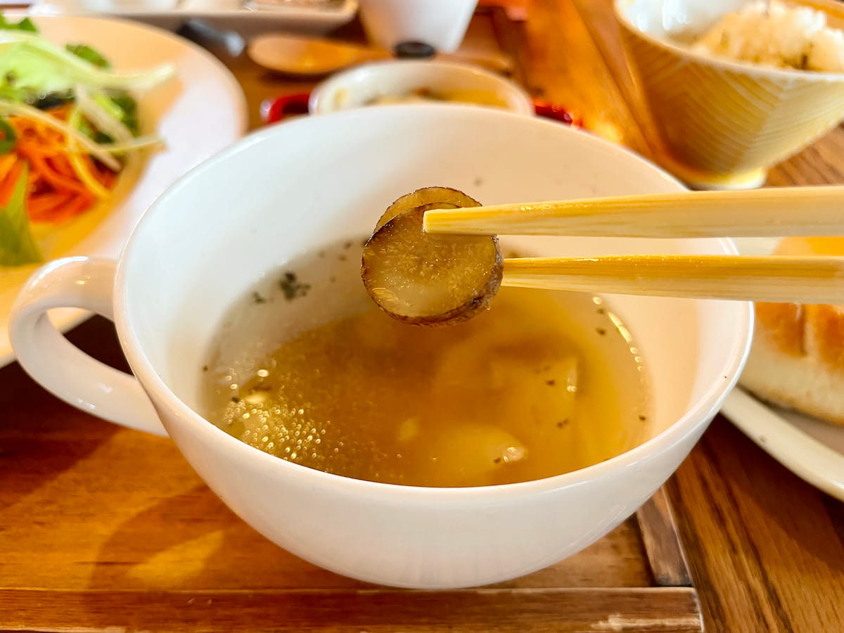 アウトレットから車で9分の『八百屋cafe』でサラダランチを食べてきました　神戸市 [画像]