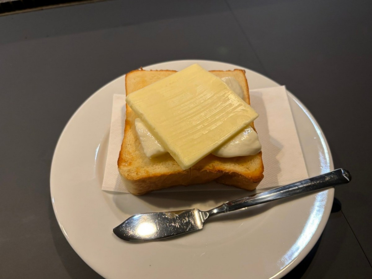 「木次モッツァレラチーズ＆塩バター」550円（税込）