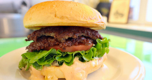 元町にオープンした『BISCO smashburger』でクラシックなバーガーを堪能　神戸市